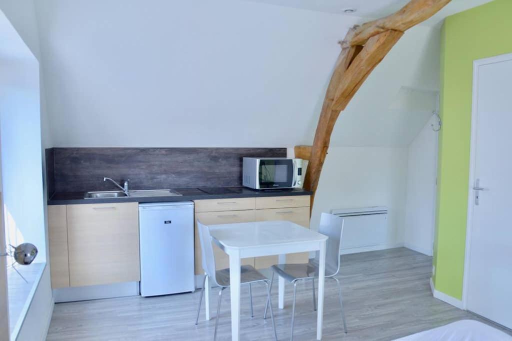 La Petite Maison Appartement 2 Avoine Exteriör bild