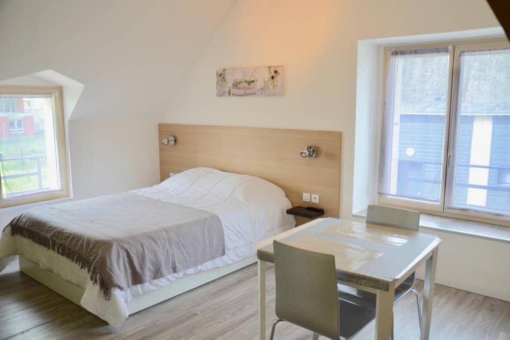 La Petite Maison Appartement 2 Avoine Exteriör bild